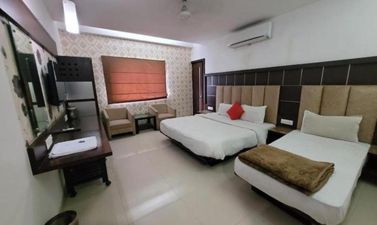 Fabhotel Prime Sapphire Regency Vadodara Eksteriør bilde