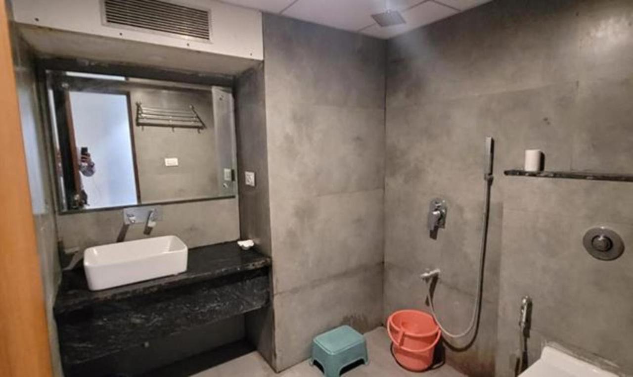 Fabhotel Prime Sapphire Regency Vadodara Eksteriør bilde