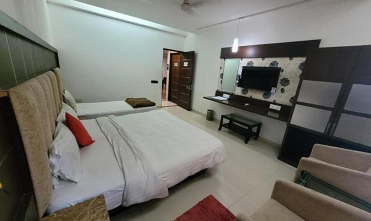 Fabhotel Prime Sapphire Regency Vadodara Eksteriør bilde